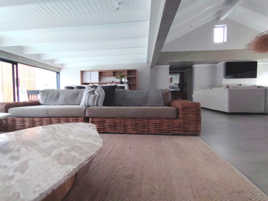 To Let 6 Bedroom Property for Rent in Brackenridge Western Cape